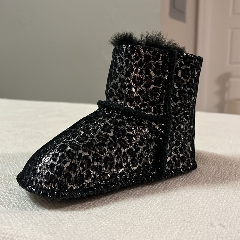 UGG Erin Leopard baby boots‎ booties size 5/6 - Picture 3 of 6